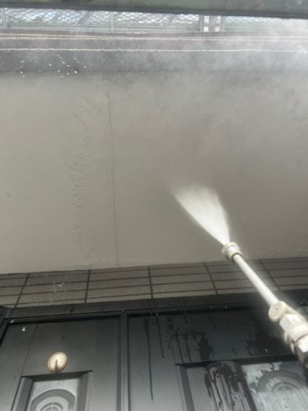 外壁塗装も屋根塗装も下地処理が大切