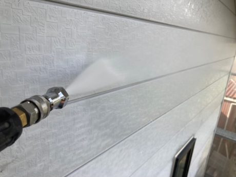 外壁塗装も屋根塗装も下地処理が大切